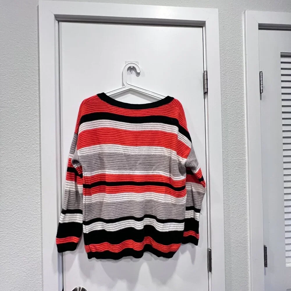 Max&Co Sweater Size Large - Picture 9 of 9